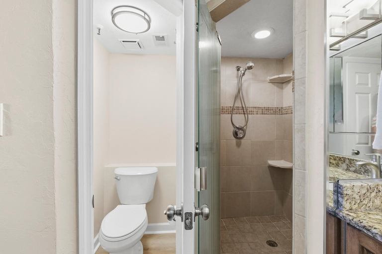Bathroom 4, Sunrise 502, Volusia
