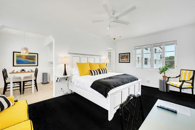 Room 5, The Sovereign, Los Angeles