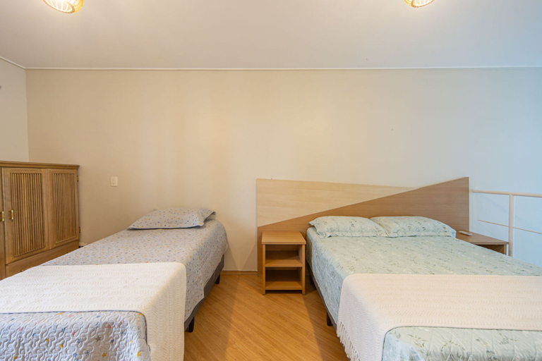 Room 5, Loft p 4 no Gonzaga Piscina Academia e Garagem, Santos