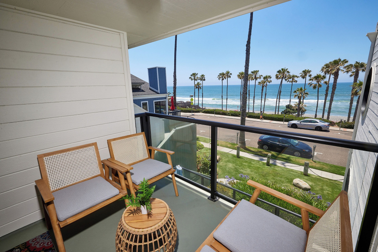Primary image, 152-6 S Pacific Fantastic Ocean View, San Diego