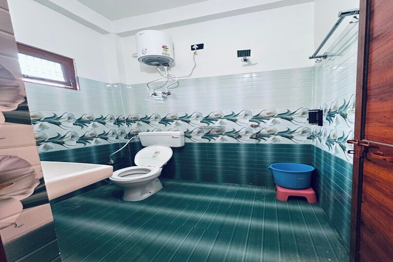 Bathroom, Hotel Aparna Palace, Faizabad