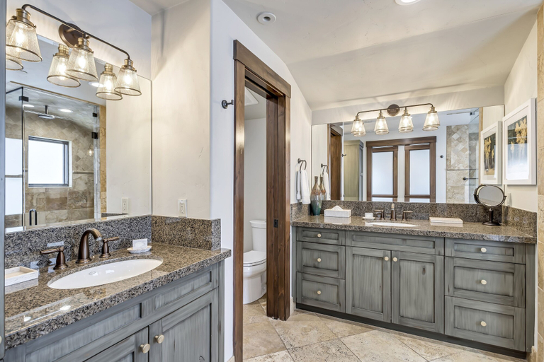 Bathroom 3, The Peak At Town Lift 3 Bedroom Home, Summit