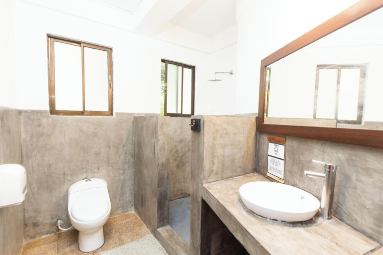 Bathroom 3, Alma Vida Hotel, Aguirre