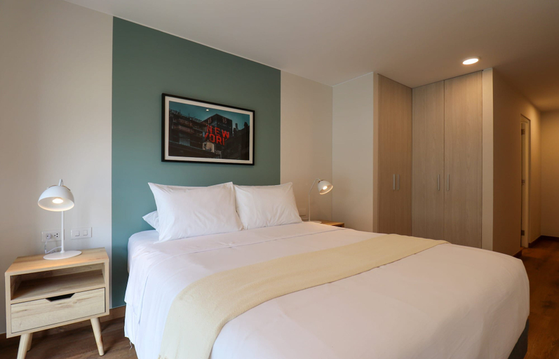 Room 5, w Group-friendly 3BR w Balcony in Miraflores, Lima