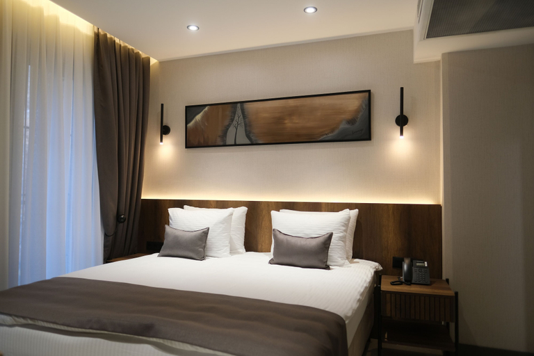 Room 5, 1921Justa otel, Merkez