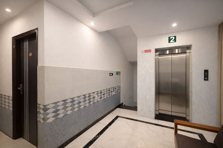 Elevator, RHG Rooms, Bangalore
