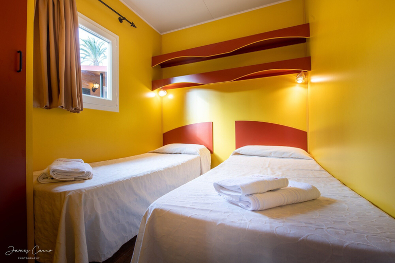 Bedroom 5, Chalet With air Conditioning on Beautiful Park, Barcelona