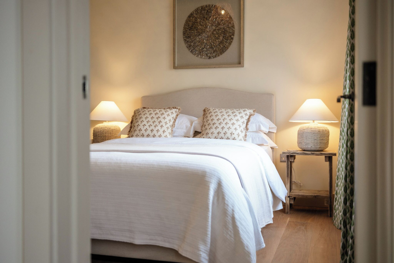 Room 3, Stunning 2 Bedroom Cottage near Burford, Oxfordshire