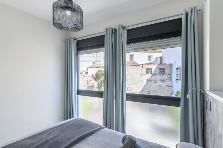 Room 3, Ayamonte Central: Your Urban Oasis, Huelva
