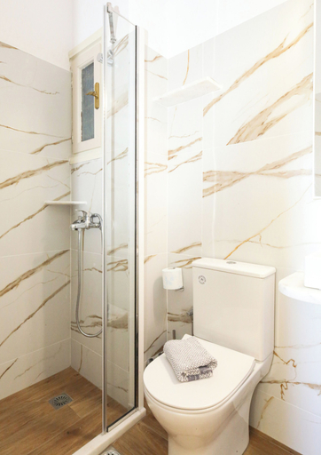 Bathroom 5, Jasmine, South Aegean