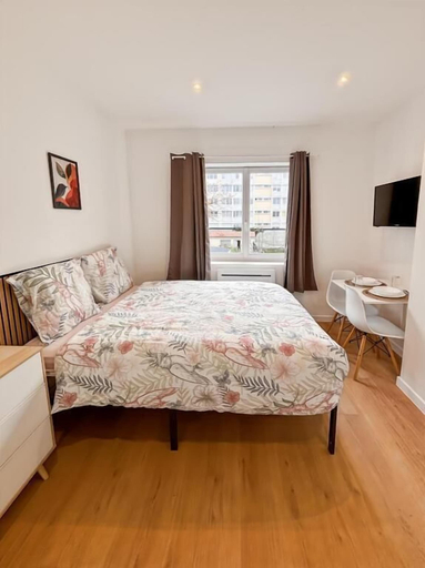 Room 2, Au42BisJM, Nord