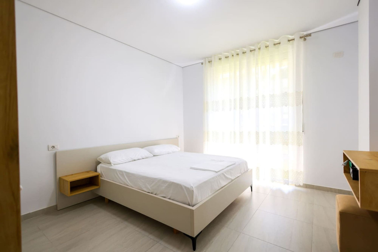 Room 3, Sanpietro Vacation Apartment 043, Durrësit