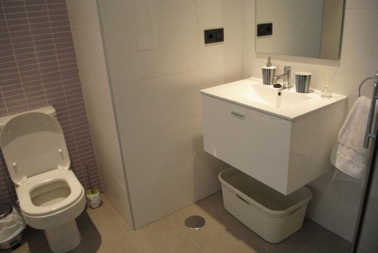Bathroom 4, Bright Holiday Home in Orihuela Costa, Alicante