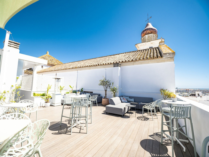 Outdoor dining 2, Aparthotel Room With bar Terrace, Huelva