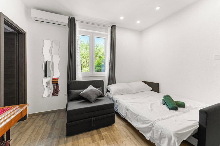 Living room 3, One Bedroom Apartment With a sea View, Kali
