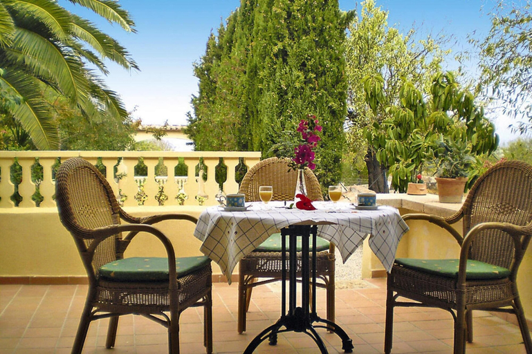 Outdoor dining 3, Holiday Home With Garden Furniture, Baleares