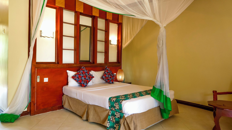 Bedroom, Kae Beach Resort, Kati