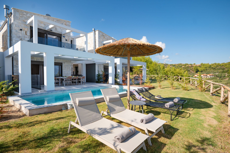 Room 4, Olive Grove Panorama Suite Pende, Central Macedonia