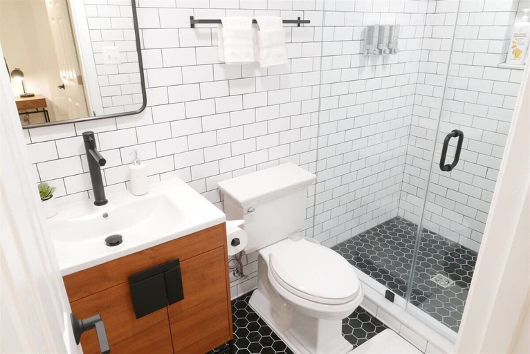 Interior 4, DCs Doorstep - Family Friendly 2 bed Cap Hill Apt, Washington D.C.