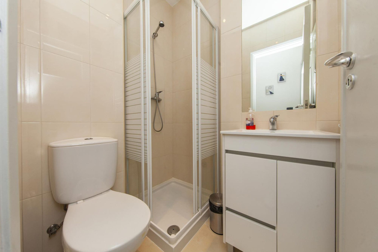 Room 2, Y 04 - Bedroom 4 in Trindade Sun Guesthouse, Lagos