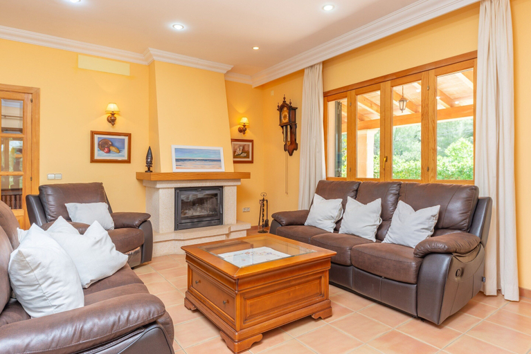Others 5, Es Garroveret - Villa With Private Pool. Free Wifi, Baleares