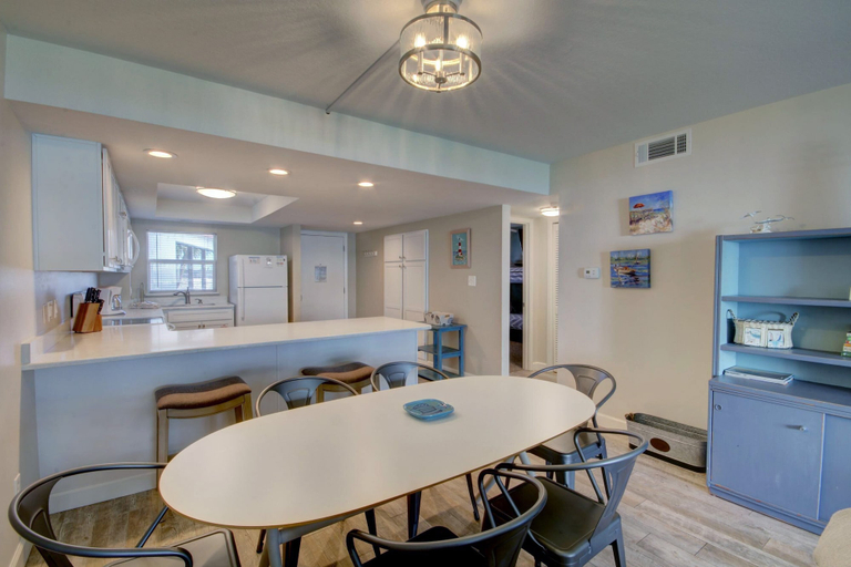 Interior 4, 423 El Matador, Okaloosa