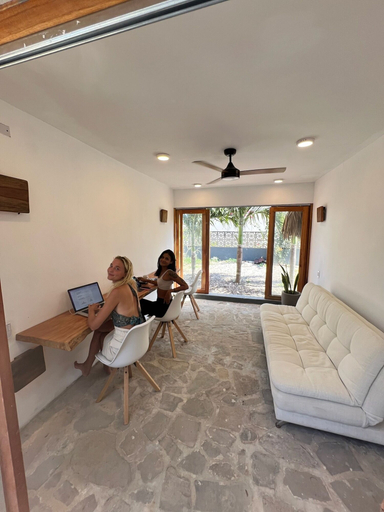 Others 5, KOKOHAU BUNGALOWS, Juan de Acosta