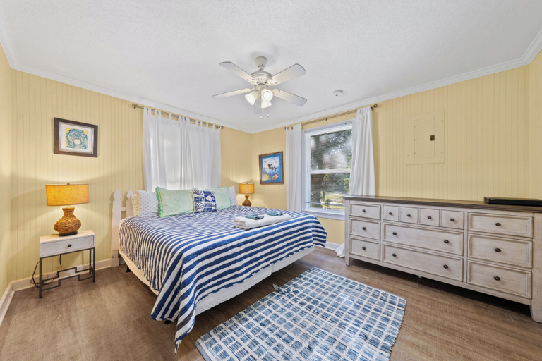 Room 2, Bay Leave, Baldwin