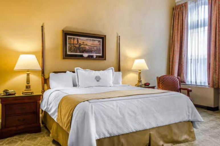 Room 1, Heartland suites, Adams