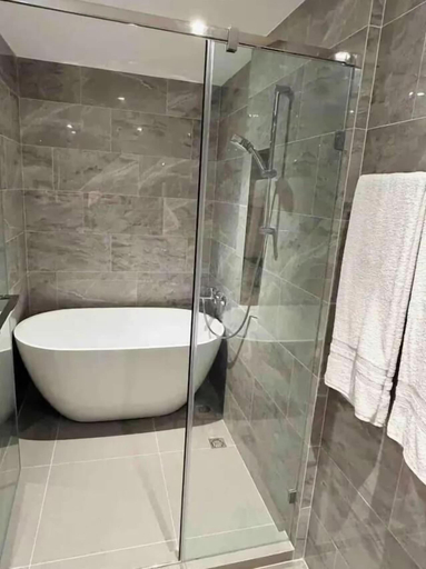 Bathroom 5, Tierra Residence, Khlong Toey
