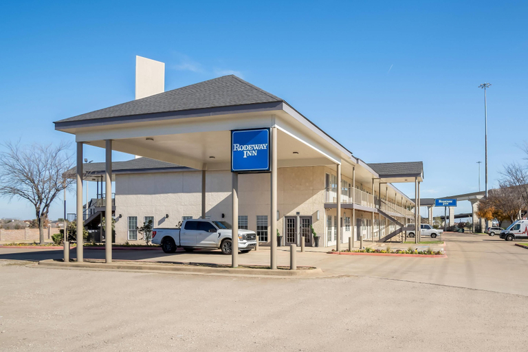 Exterior & Views 2, Rodeway Inn Garland Harbor Point, Dallas
