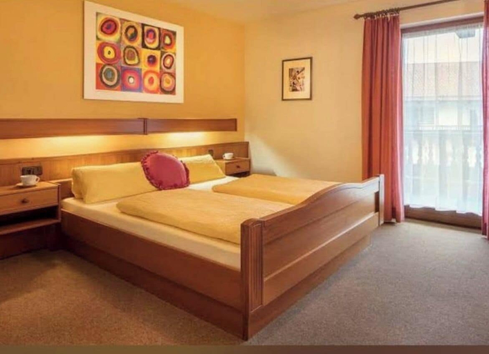 Bedroom 5, Hotel Zur Post, Passau