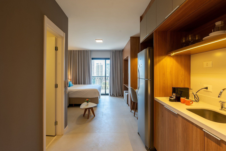 Room 4, Upper West Perdizes by Xtay, São Paulo