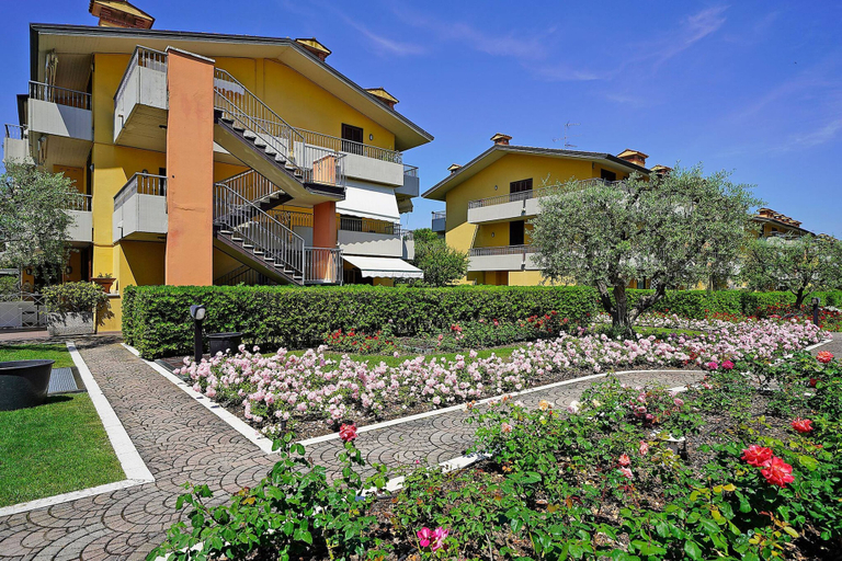 Room 4, Villaggio dei Fiori - Viola, Brescia