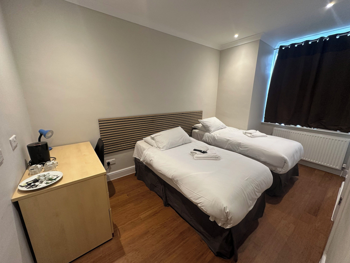 Room 5, Cavendish Hotel, Buckinghamshire