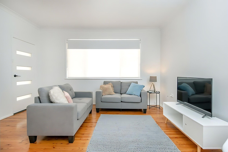 Room 5, Prickly Pear Stays in Adamstown, Newcastle - Inner City
