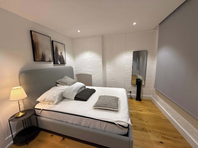Room 5, Citylink Central Flat 3, London