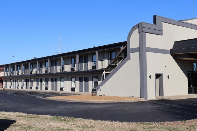 Exterior 2, legacy inn paducah, McCracken
