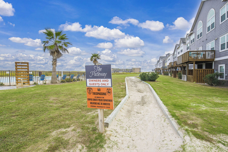 Interior 4, Pathway to the Sea 108 - Steps to the Beach!, Nueces