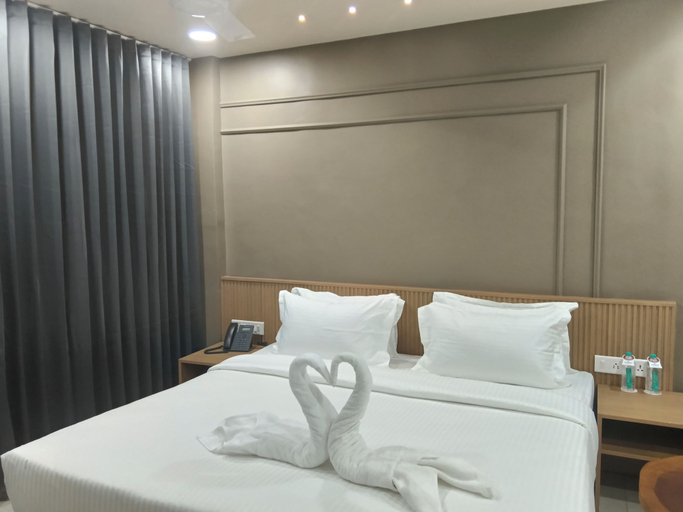Room 2, V Club Bhuj, Kachchh