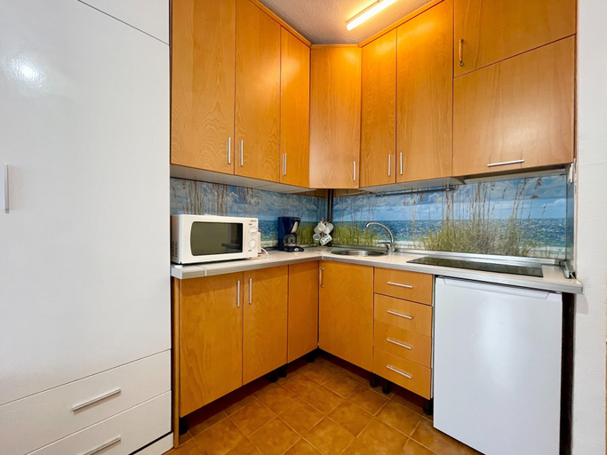 Private kitchen 2, Apartment in Roquetas by Beach & Pool, Almería