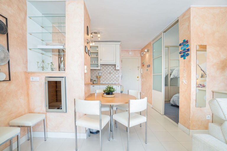 Dining 5, Apartment in Empuriabrava With Canal Views, Girona
