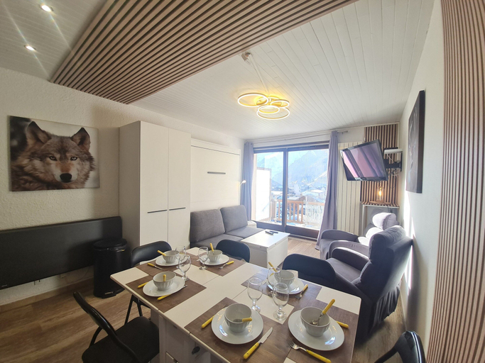 Living room 5, Central Apartment With Balcony, Isère