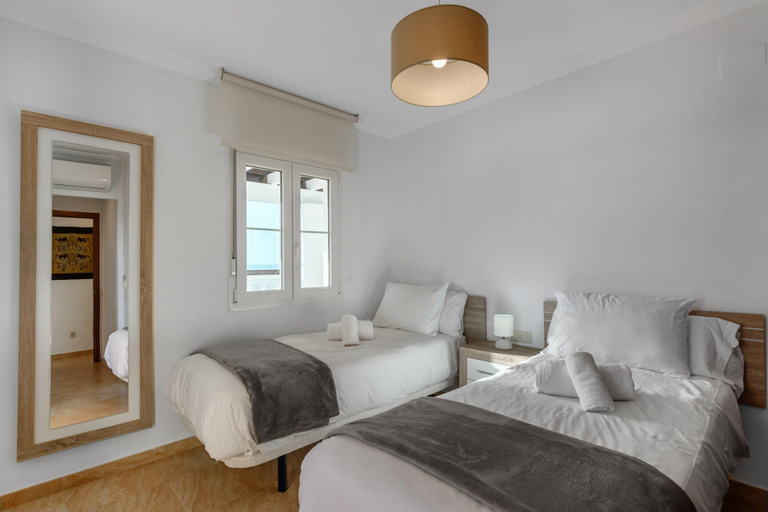 Room 2, Penthouse With Sea & Golf Views, Huelva