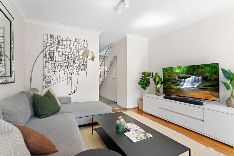 Living area 3, Elegantly Modern 2-bed In The Heart of Chippendale, Sydney