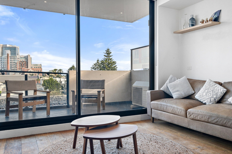 Living room 4, One-bed Apartment Close to Cafes and Coast, Melbourne