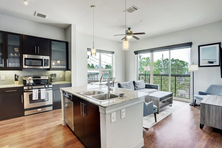 Exterior 2, Jade At Millennium - 3 Bed Apt in Houston, Houston