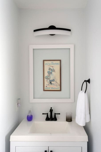 Bathroom 3, Queen Bed - Boston - RM 3, Middlesex