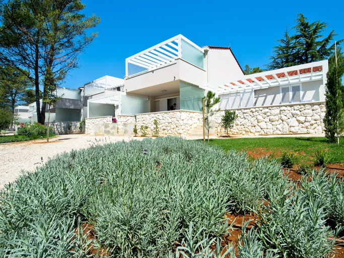 Exterior & Views 2, Zaton Apartment With Pool for Four, Nin