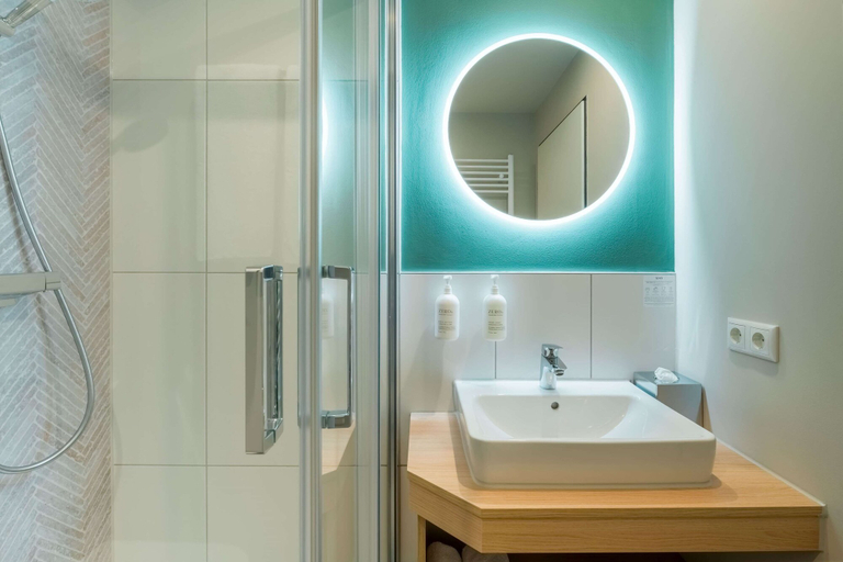 Bathroom 5, Spark by Hilton Stuttgart Sindelfingen, Böblingen